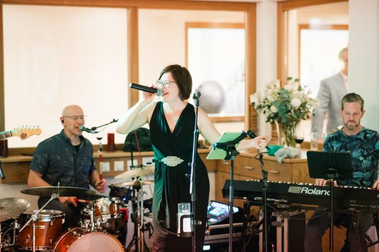 6d186eeb-061c-452c-aa13-8416c37a93c7